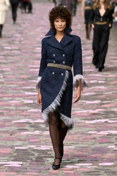Look 11